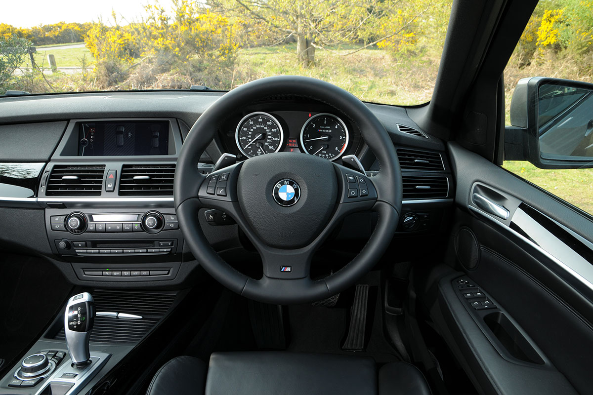 BMW X5 M50d interior