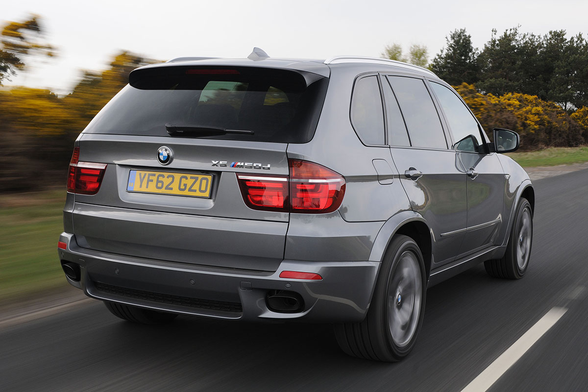 BMW X5 M50d rear action