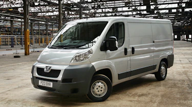 Peugeot Boxer front