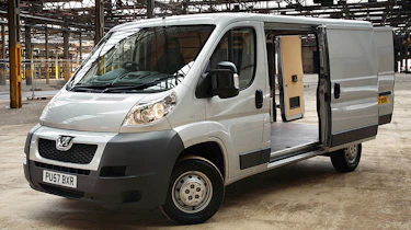 Peugeot Boxer front