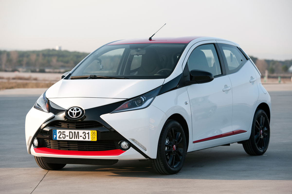Toyota Aygo white static