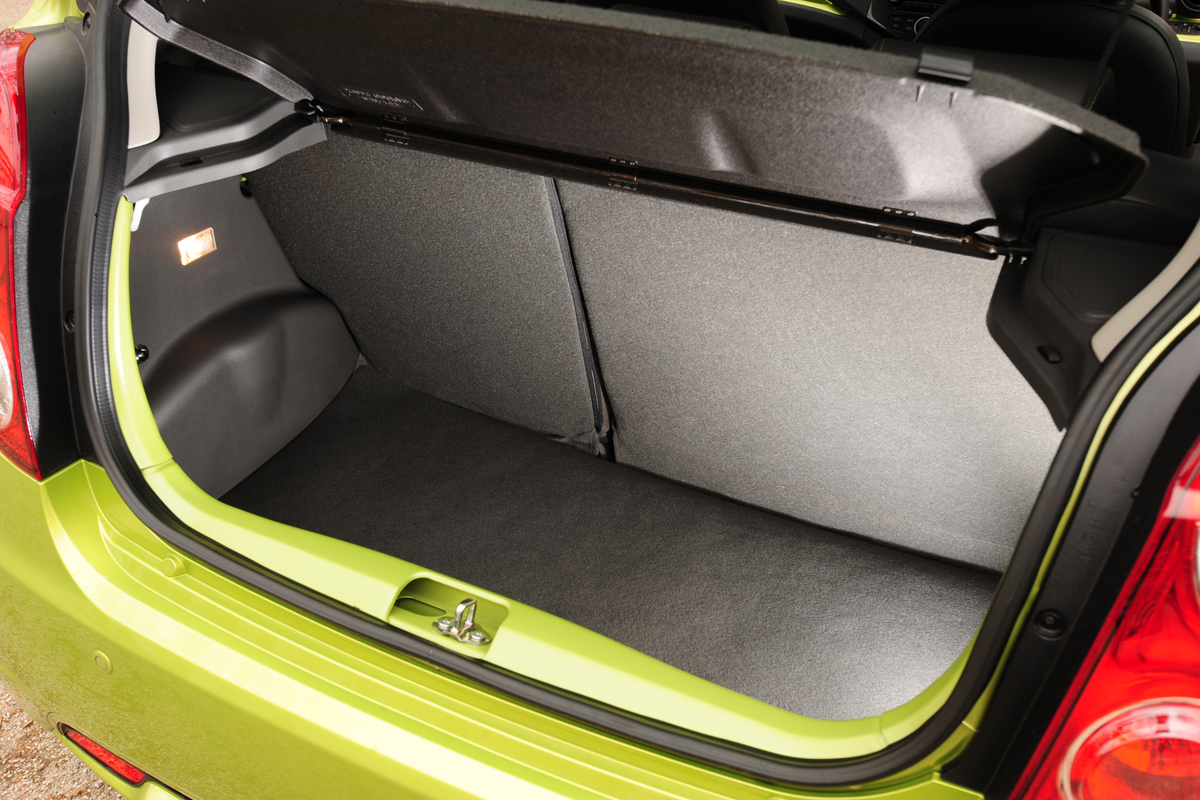 Chevrolet Spark LTZ boot