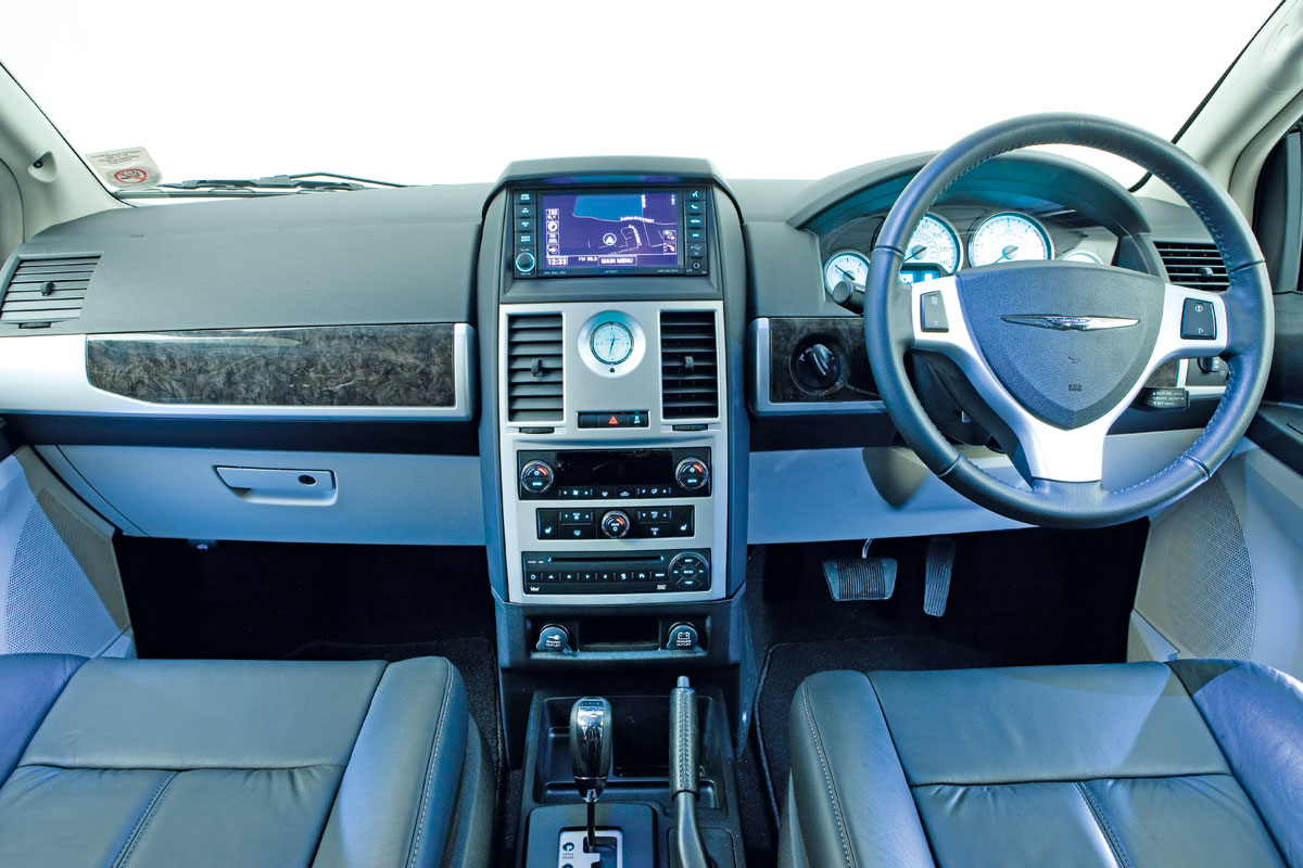 Chrysler Voyager interior