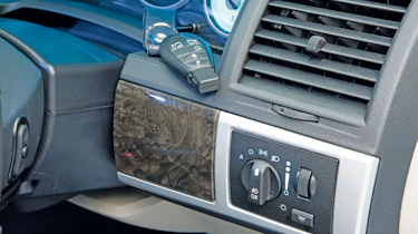 Chrysler Voyager plastics