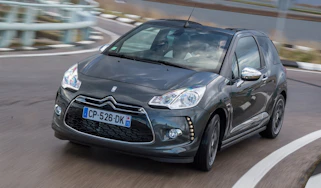 Citroen DS3 Cabrio front cornering