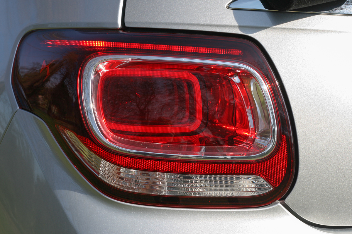 Citroen DS3 Cabrio 1.6 HDi light detail