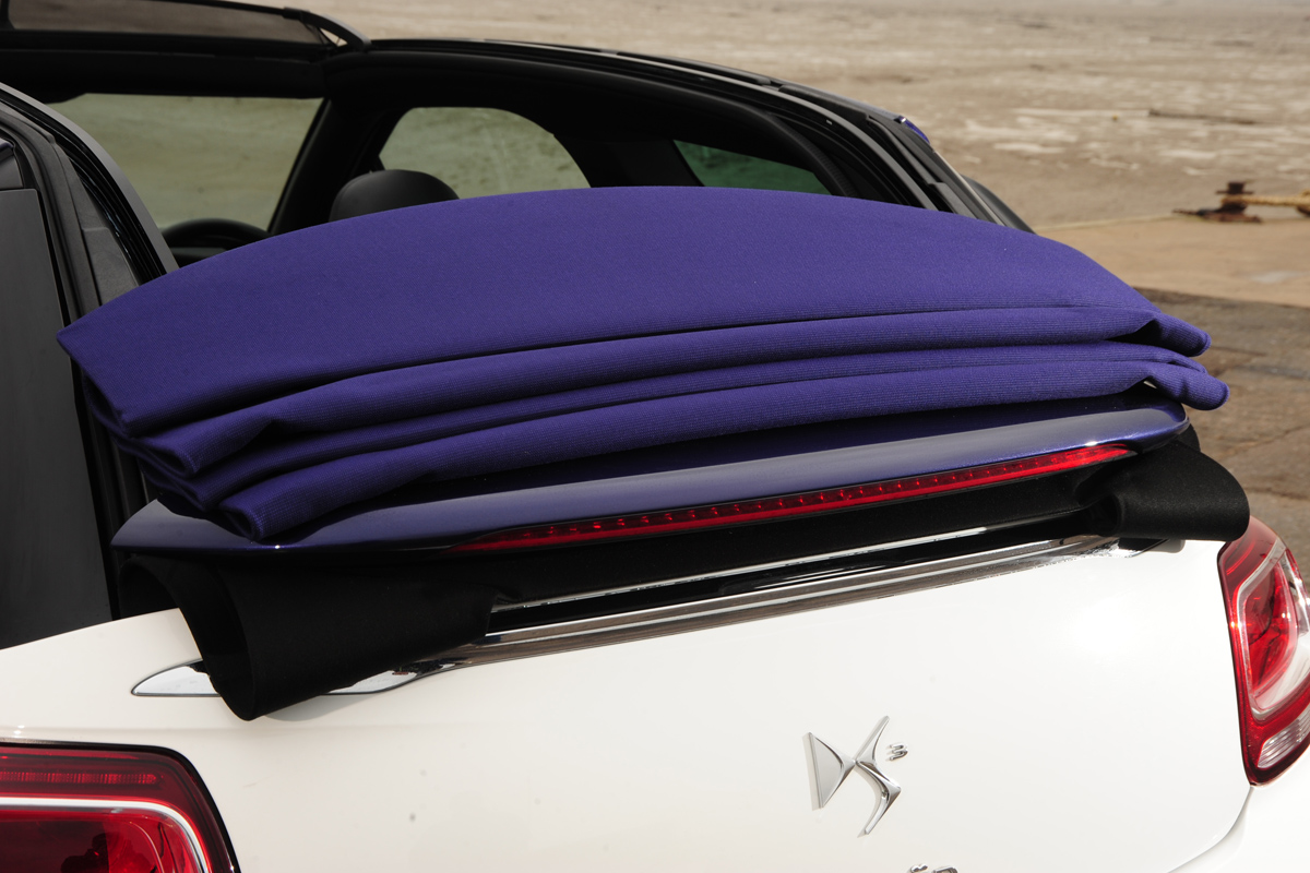 Citroen DS3 Cabrio 1.6 THP roof detail