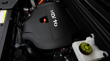 Citroen DS5 Hybrid4 under the bonnet