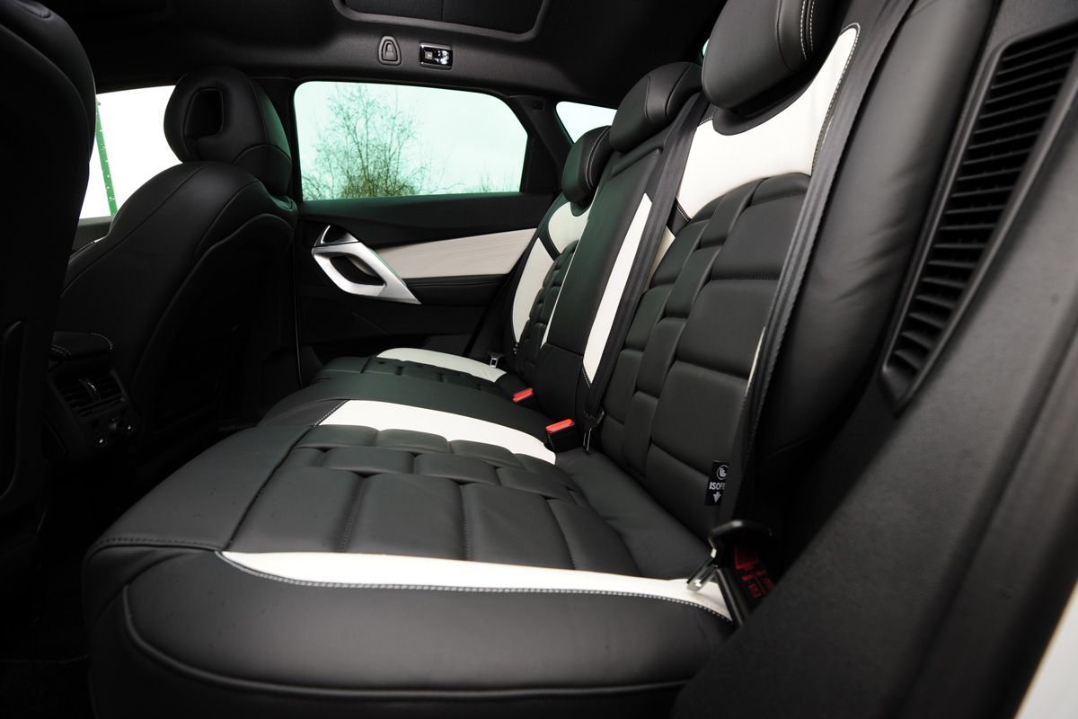 Citroen DS5 Hybrid4 rear seats