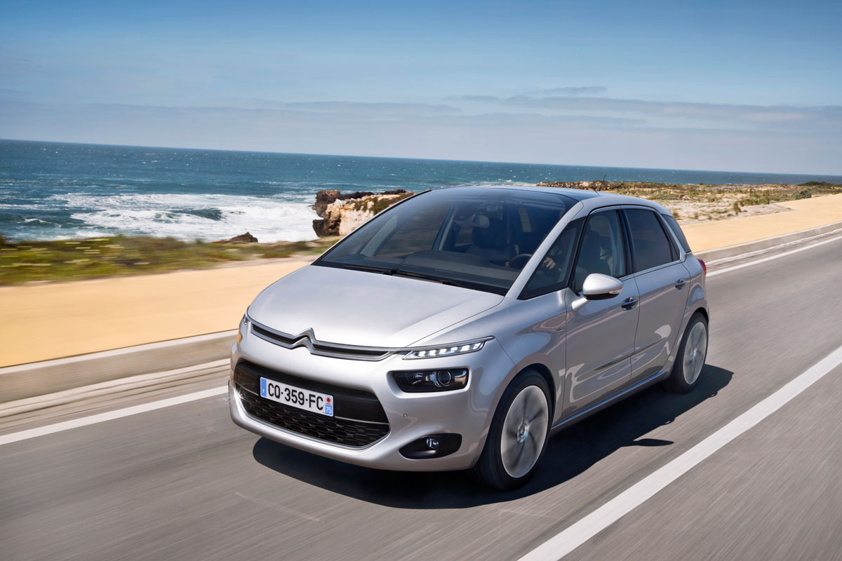 Citroen C4 Picasso front action