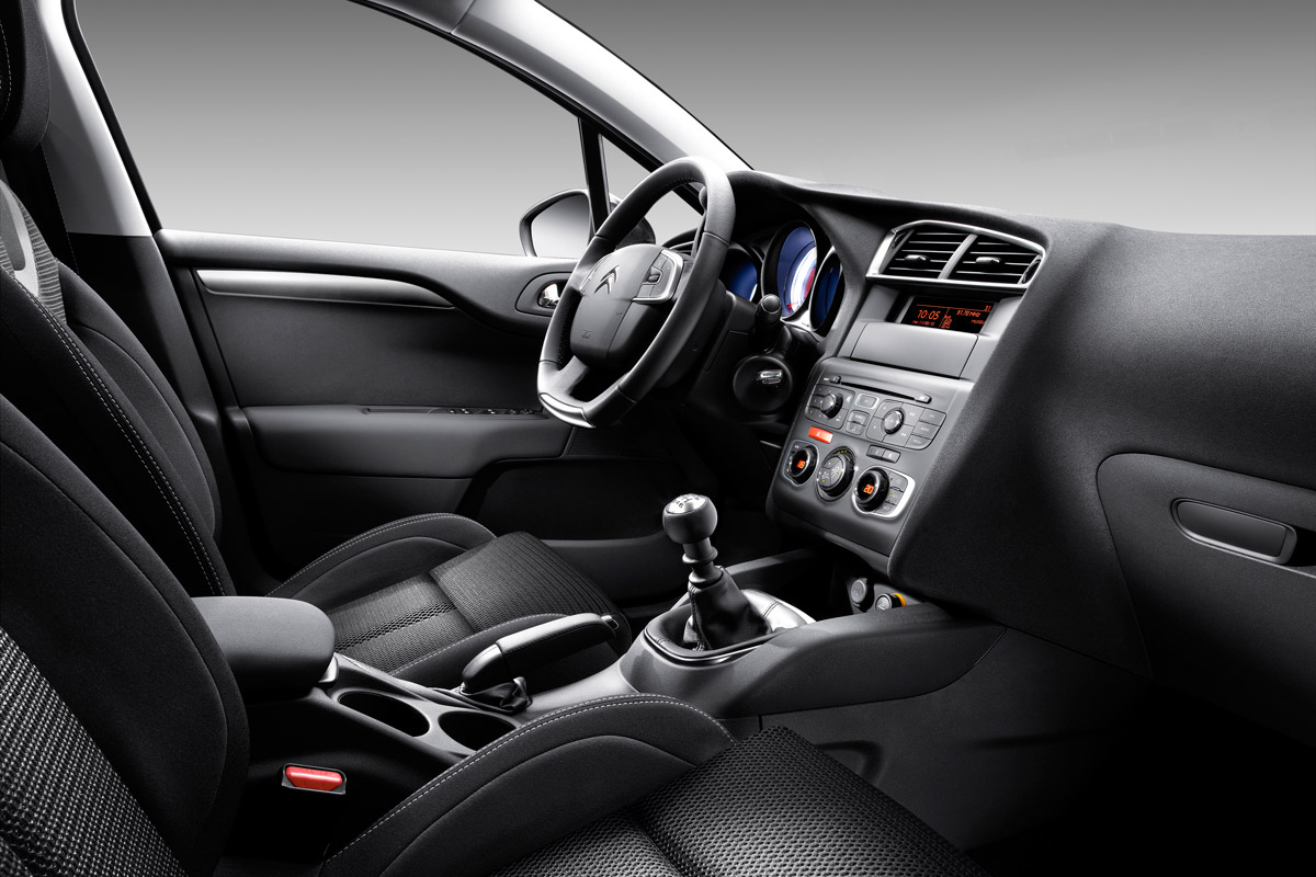 Citroen C4 VTR interior