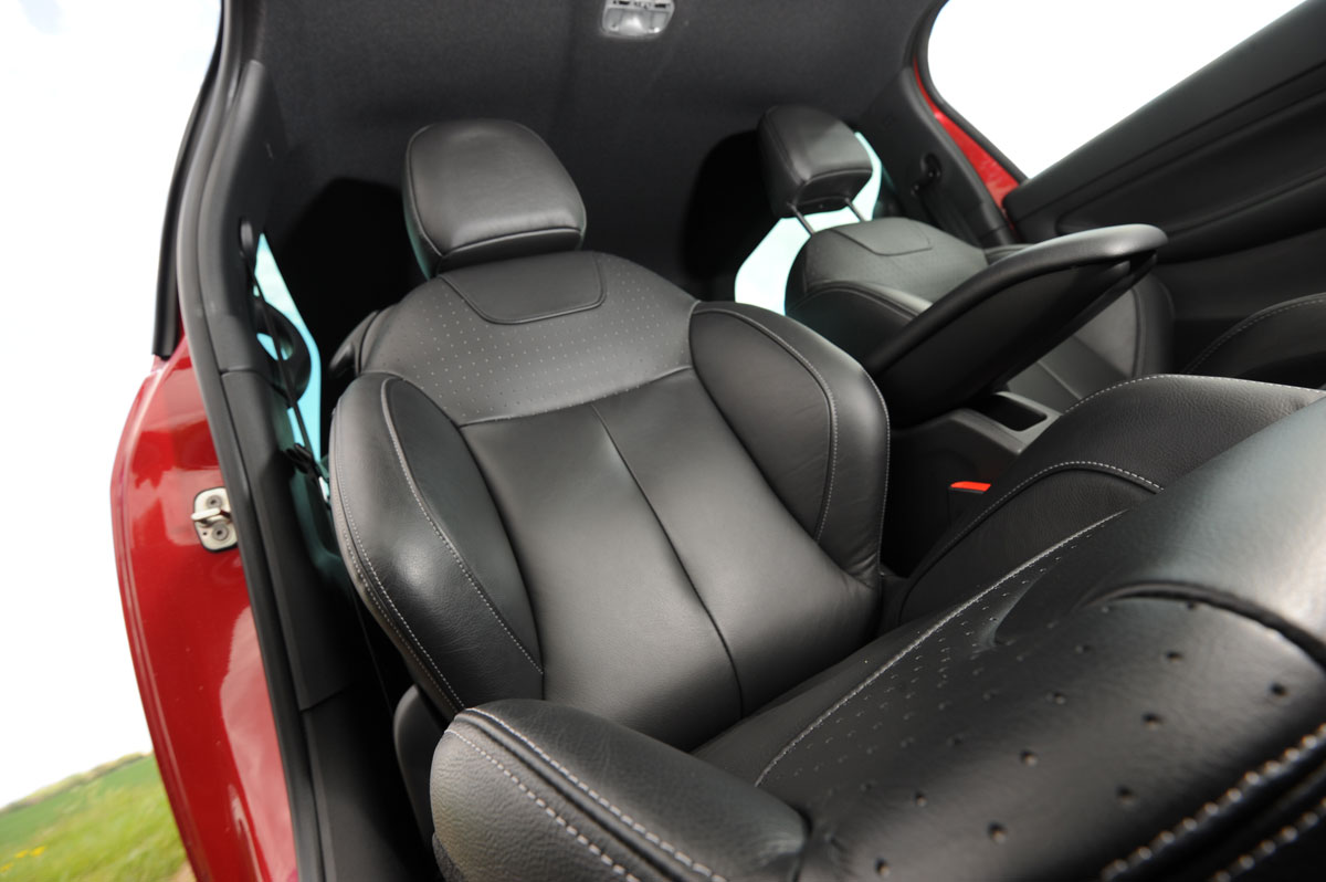 Citroen DS3 Airdream front seats
