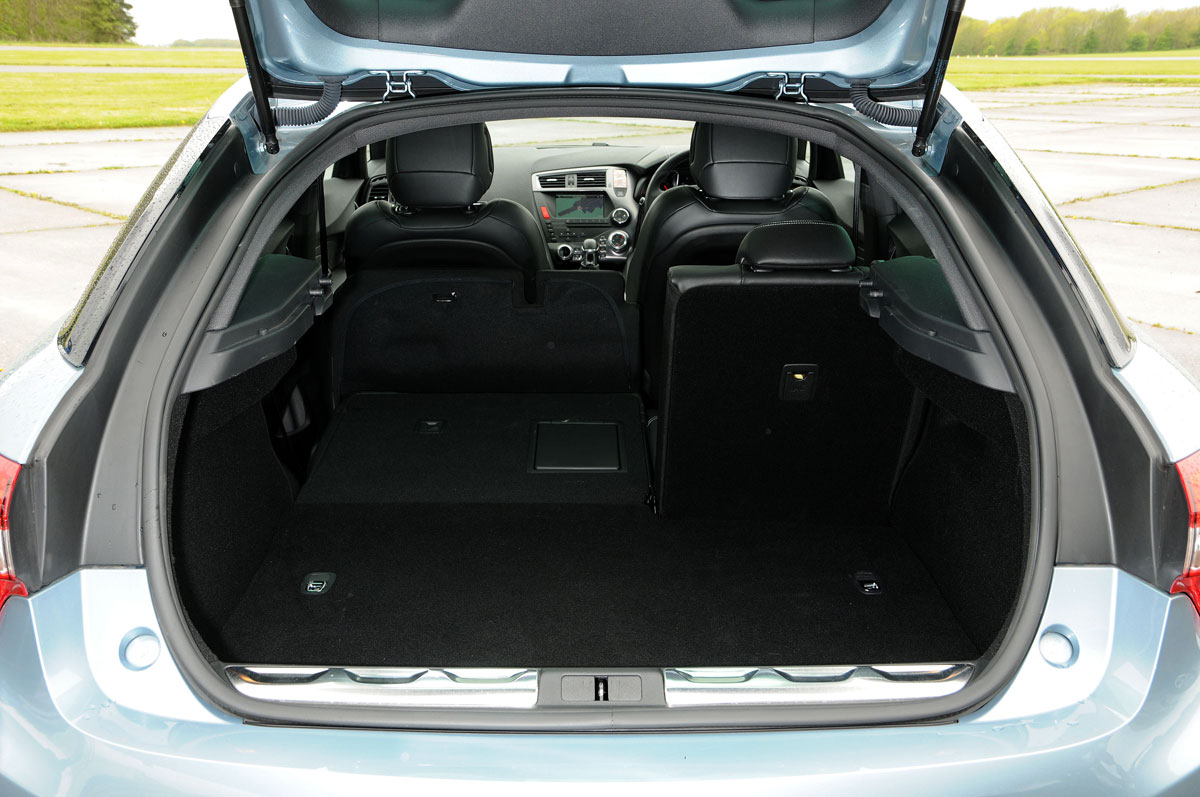 Citroen DS5 DSport HDi 160 boot