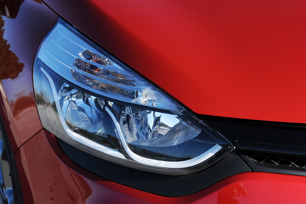 Clio Renaultsport headlight