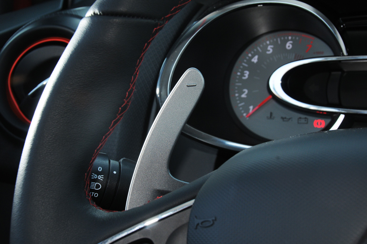 Clio Renaultsport paddles