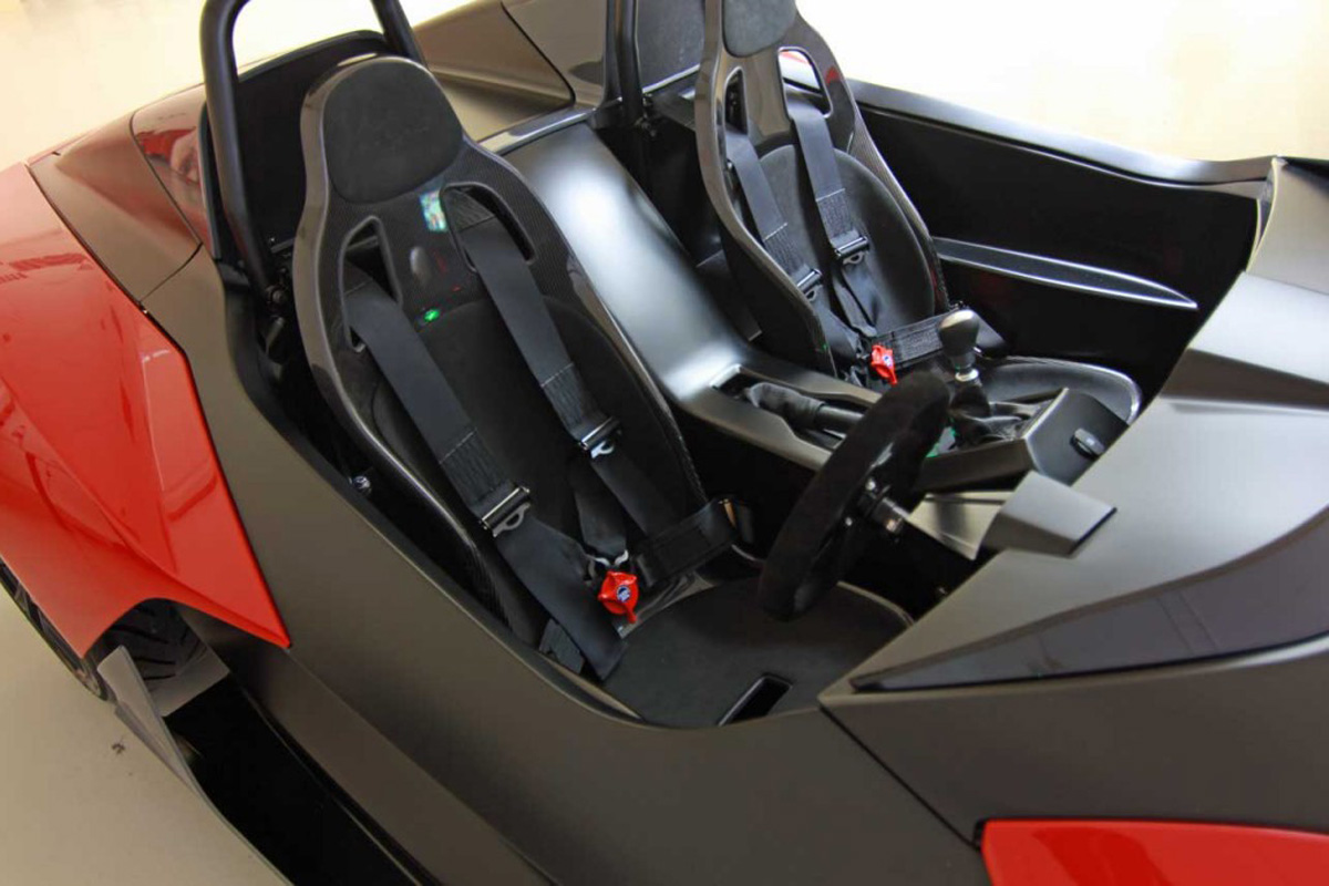 Zenos E10 interior cabin