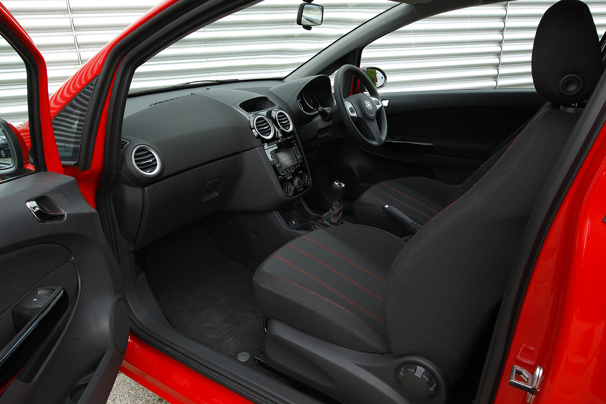 Vauxhall Corsavan interior
