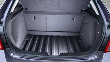 Chevrolet Cruze boot space