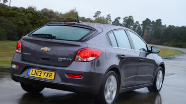 Chevrolet Cruze rear tracking