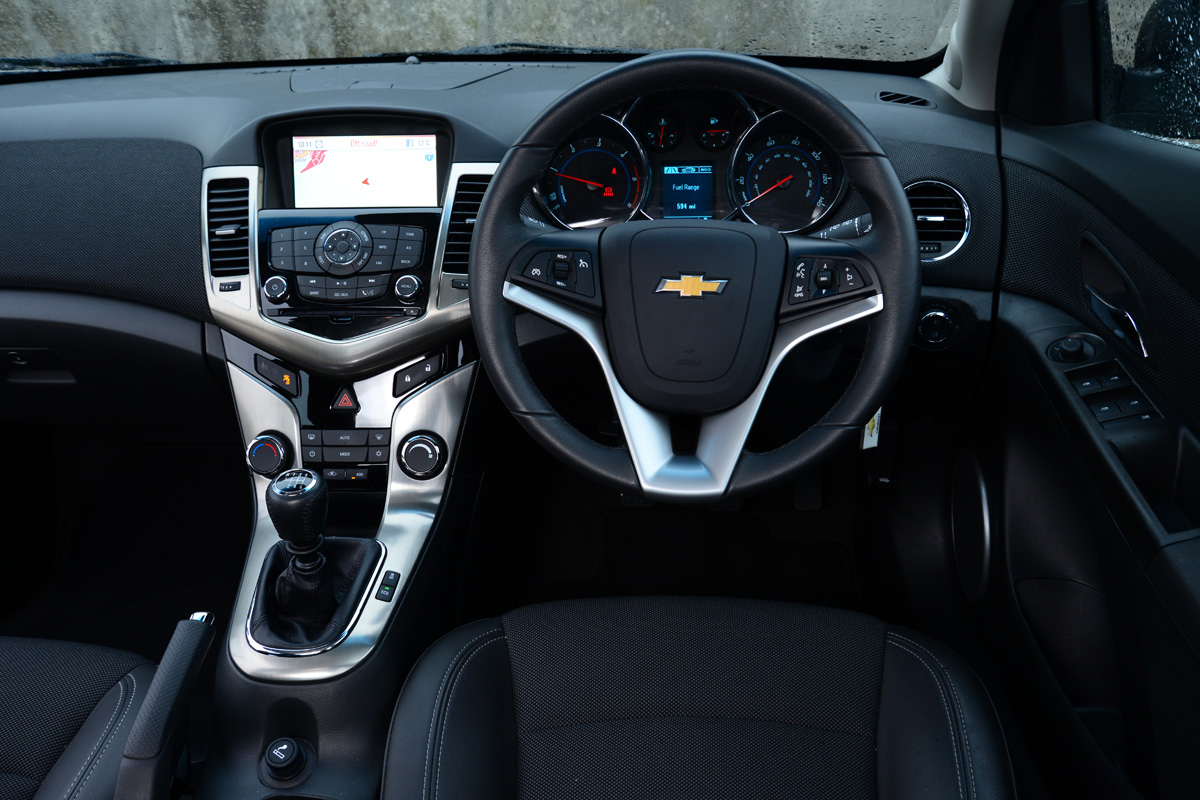 Chevrolet Cruze interior 