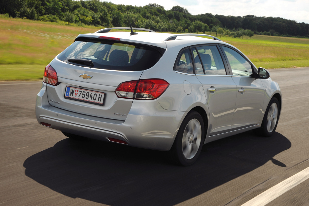 Chevrolet Cruze SW rear