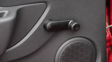 Dacia Sandero 1.5 dCi Ambiance window handle