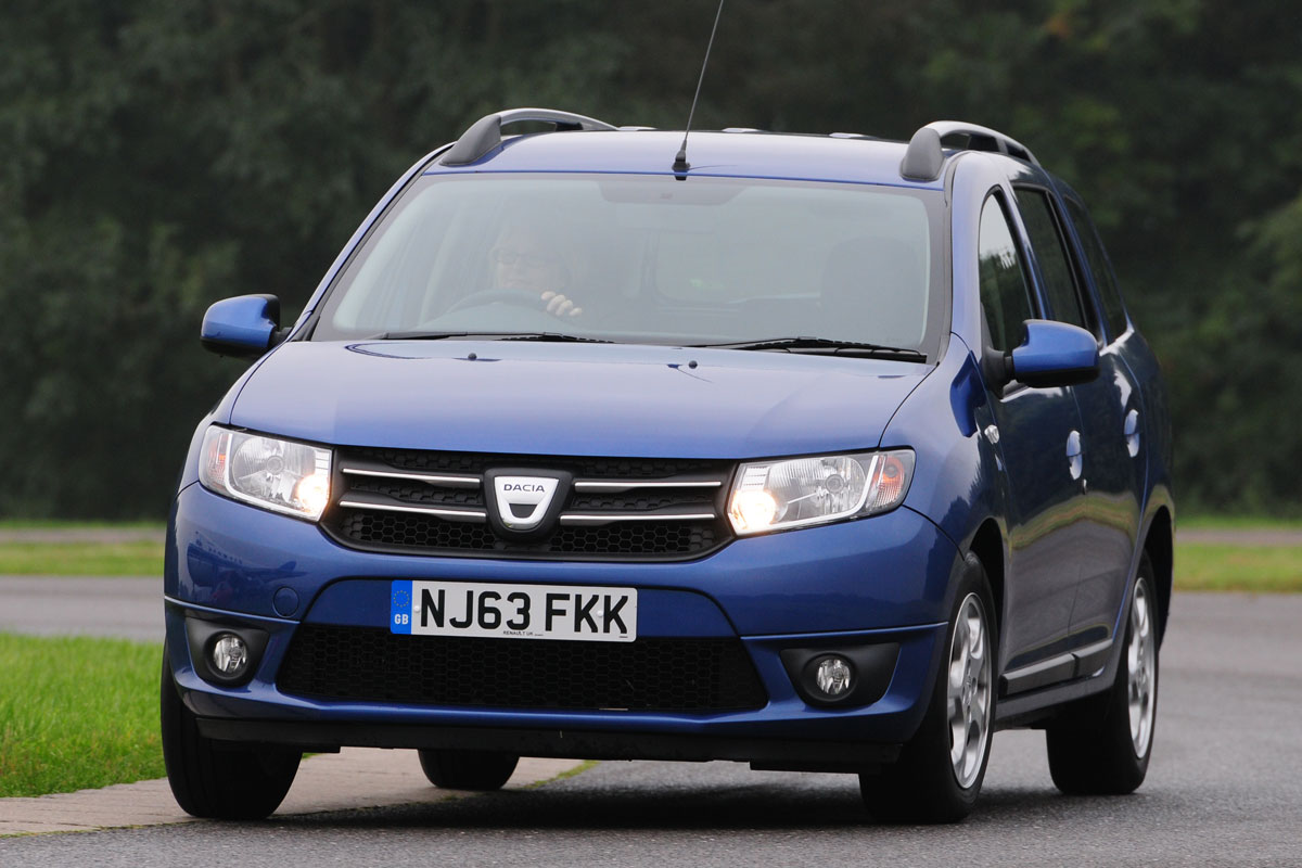 Dacia Logan MCV cornering