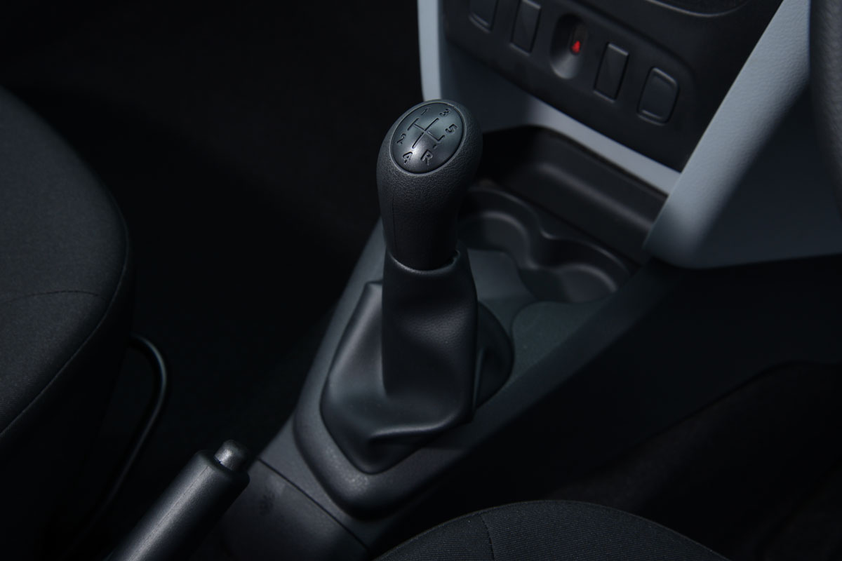 Dacia Logan MCV gear stick