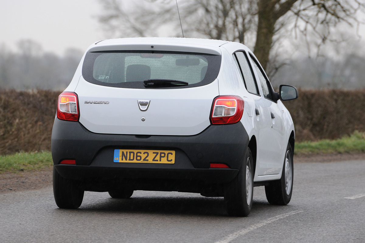 Dacia Sandero 1.2 Access rear cornering