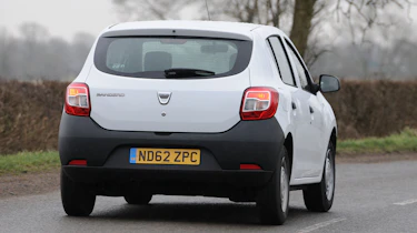 Dacia Sandero 1.2 Access rear cornering