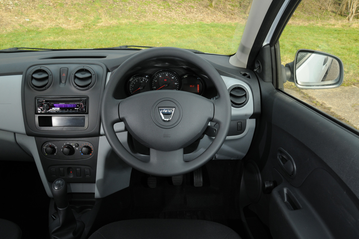Dacia Sandero 1.2 Access interior