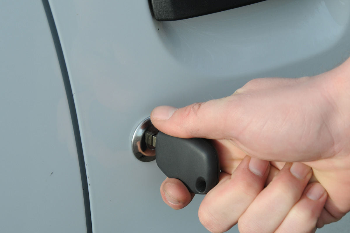 Dacia Sandero 1.2 Access door lock
