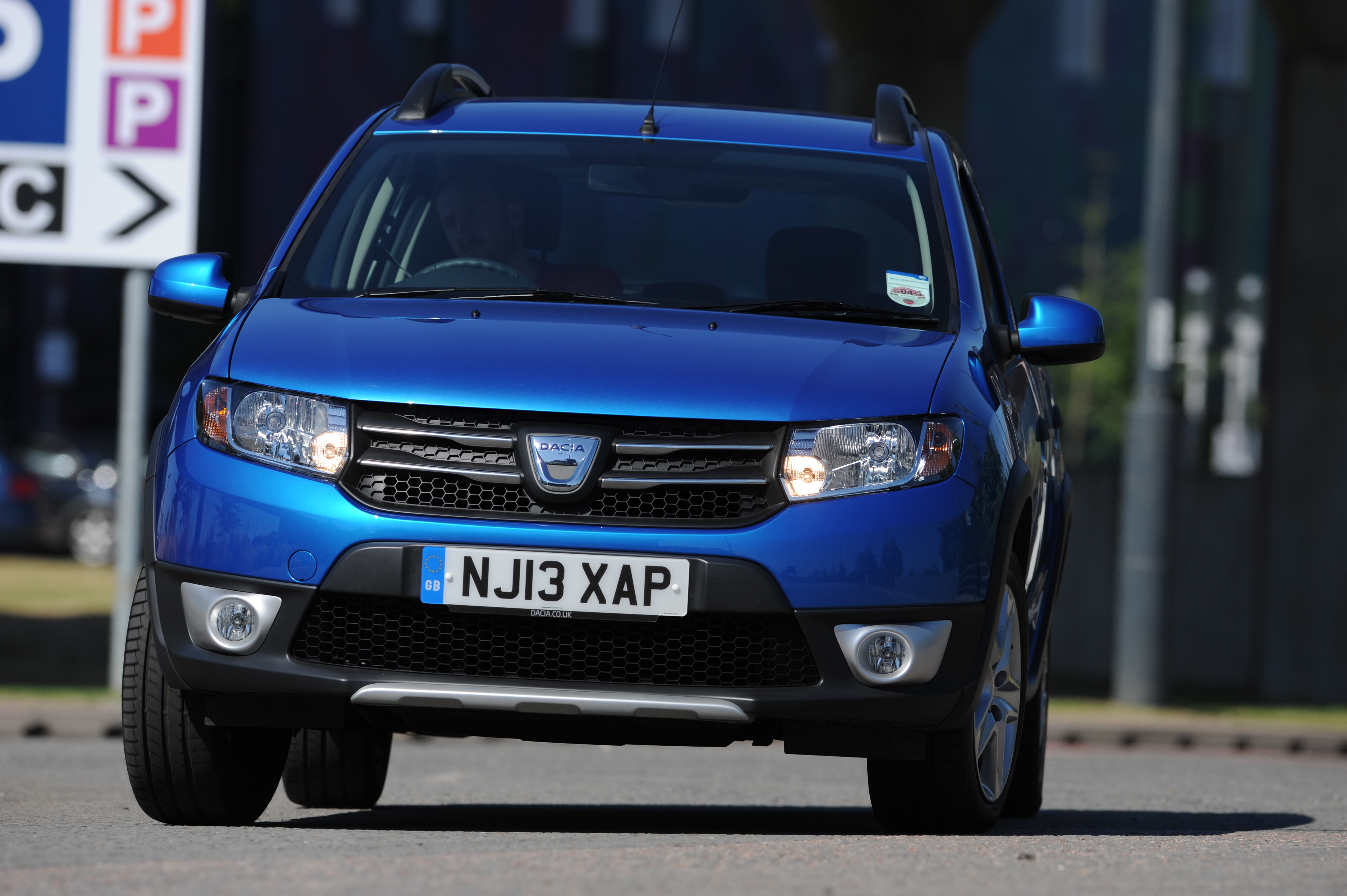 Dacia Sandero Stepway front action