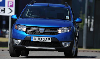Dacia Sandero Stepway front action
