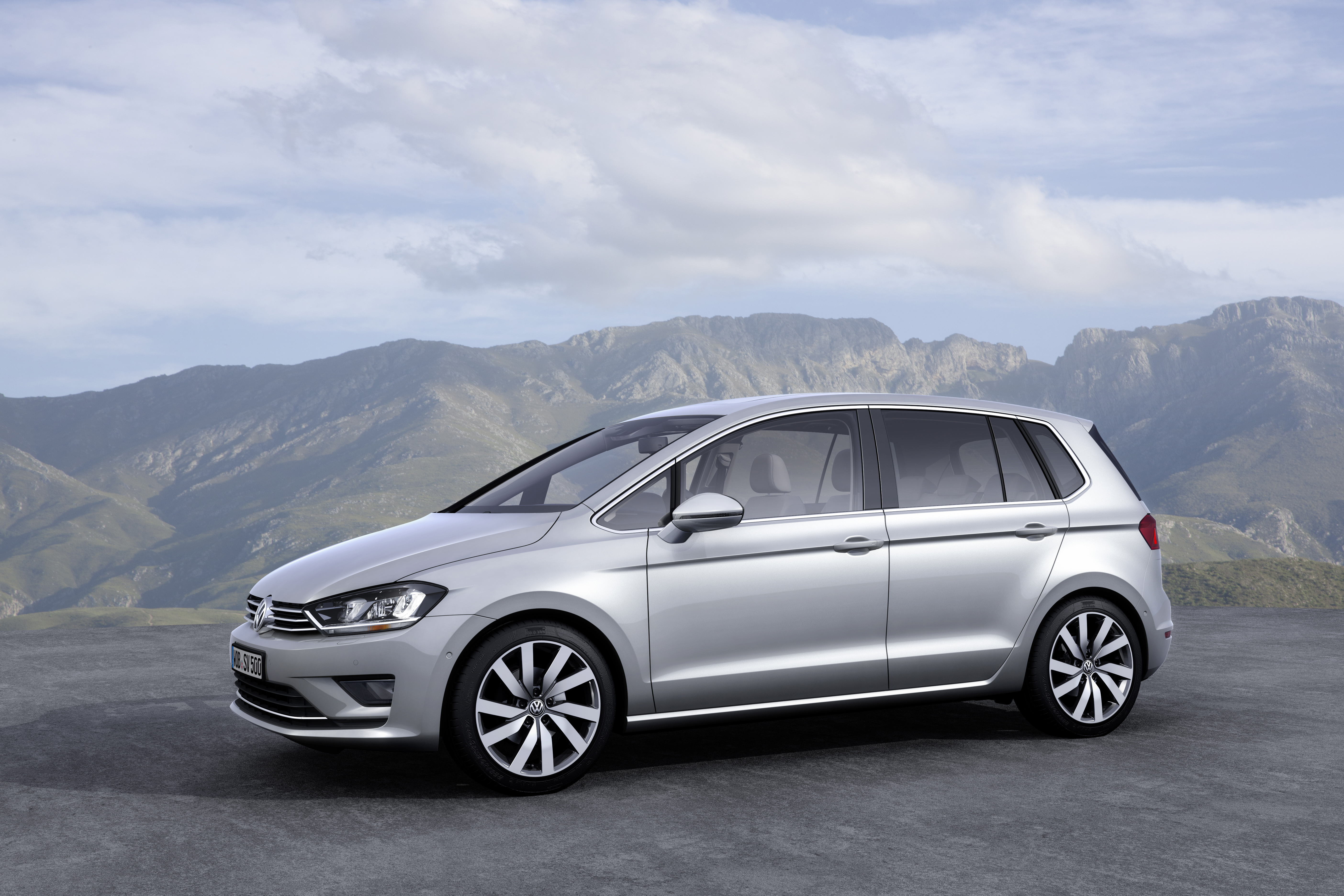 Volkswagen Golf Plus front