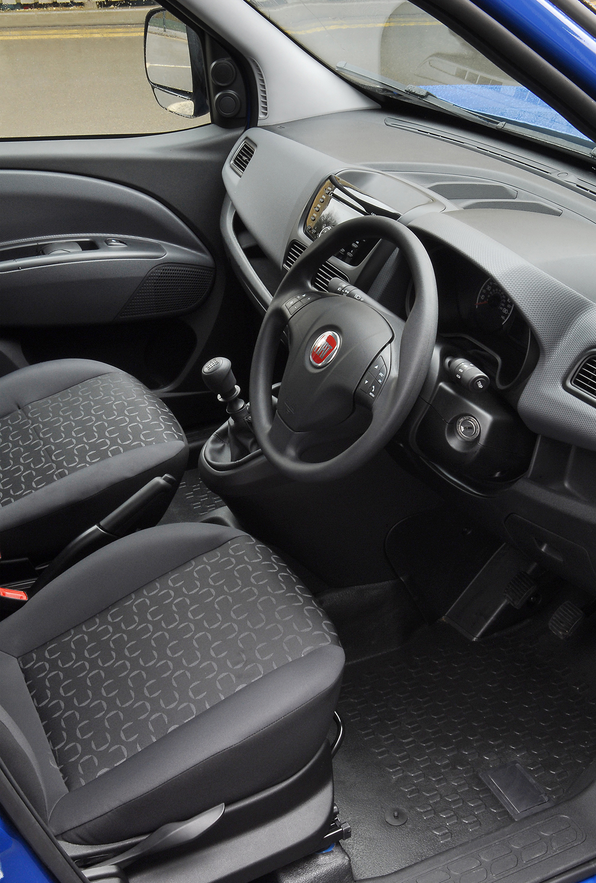 Fiat Doblo Cargo interior
