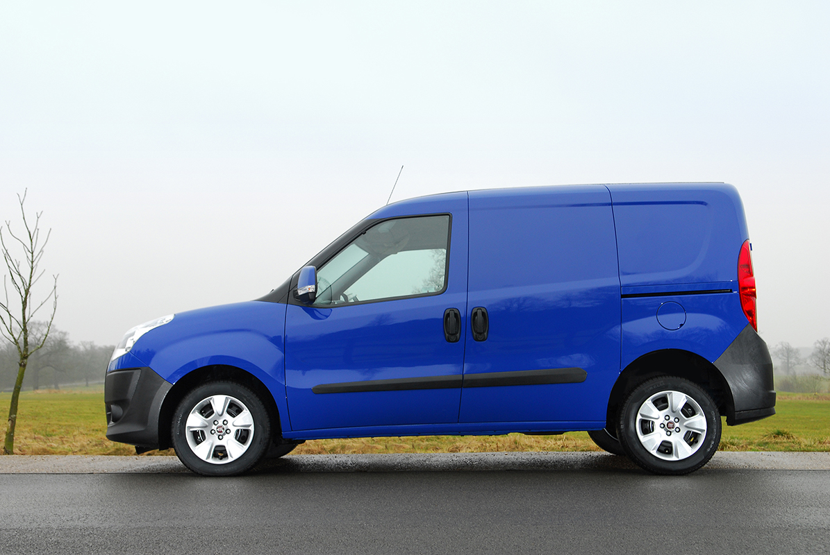 Fiat Doblo Cargo left side
