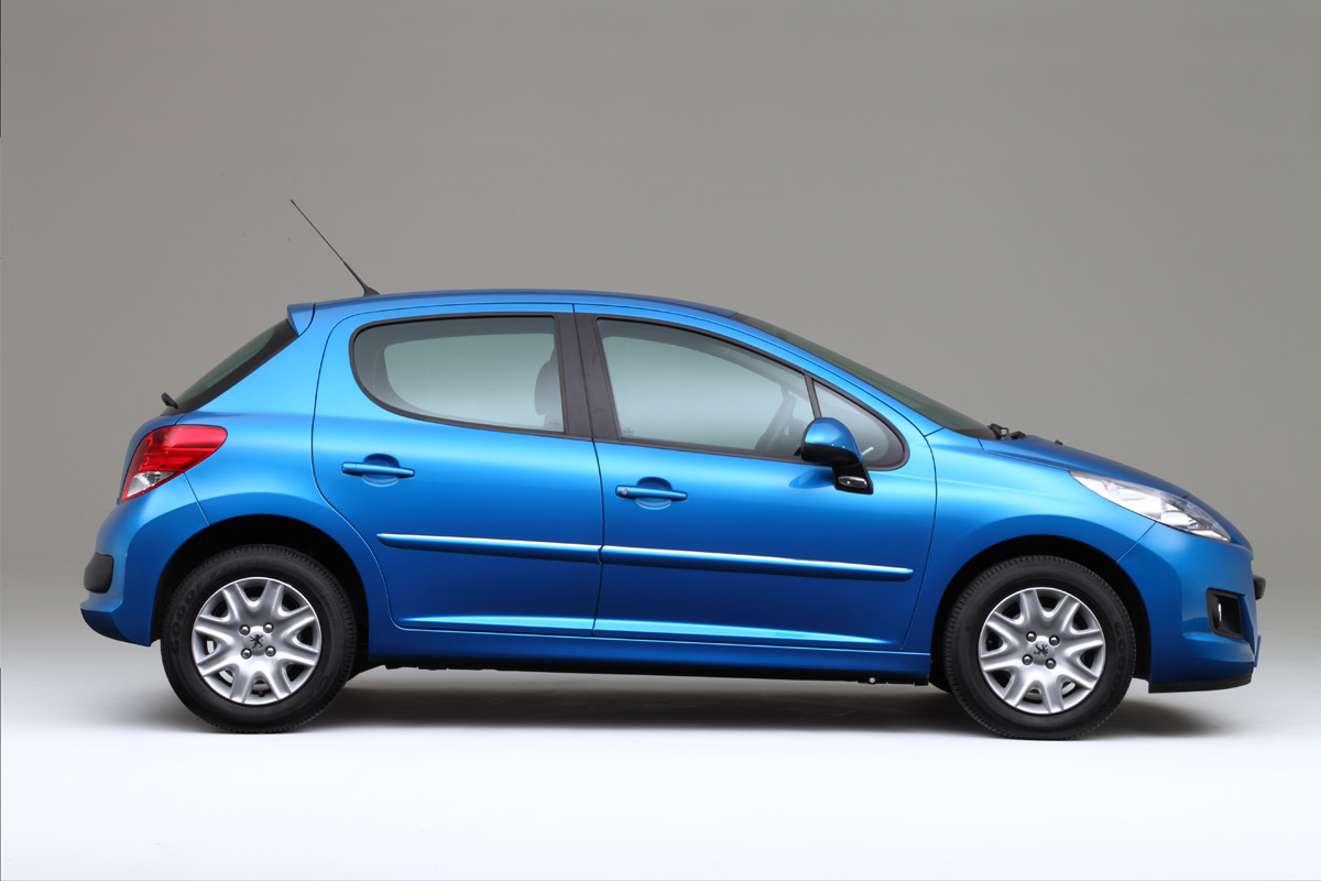 Peugeot 207 side view