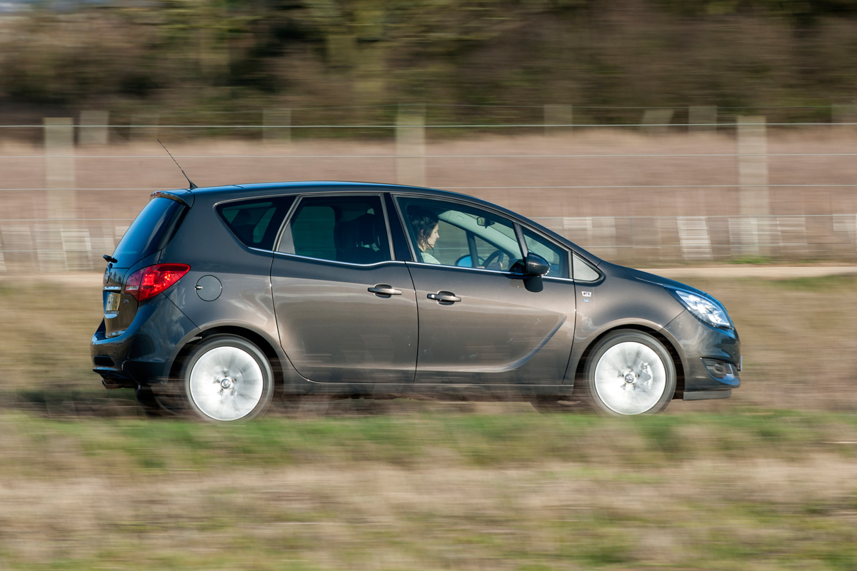Vauxhall Meriva panning
