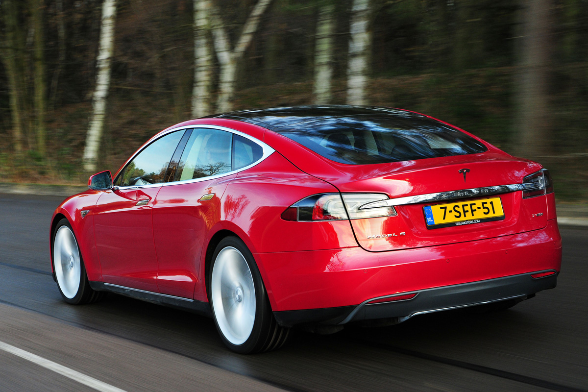 Tesla Model S 2014
