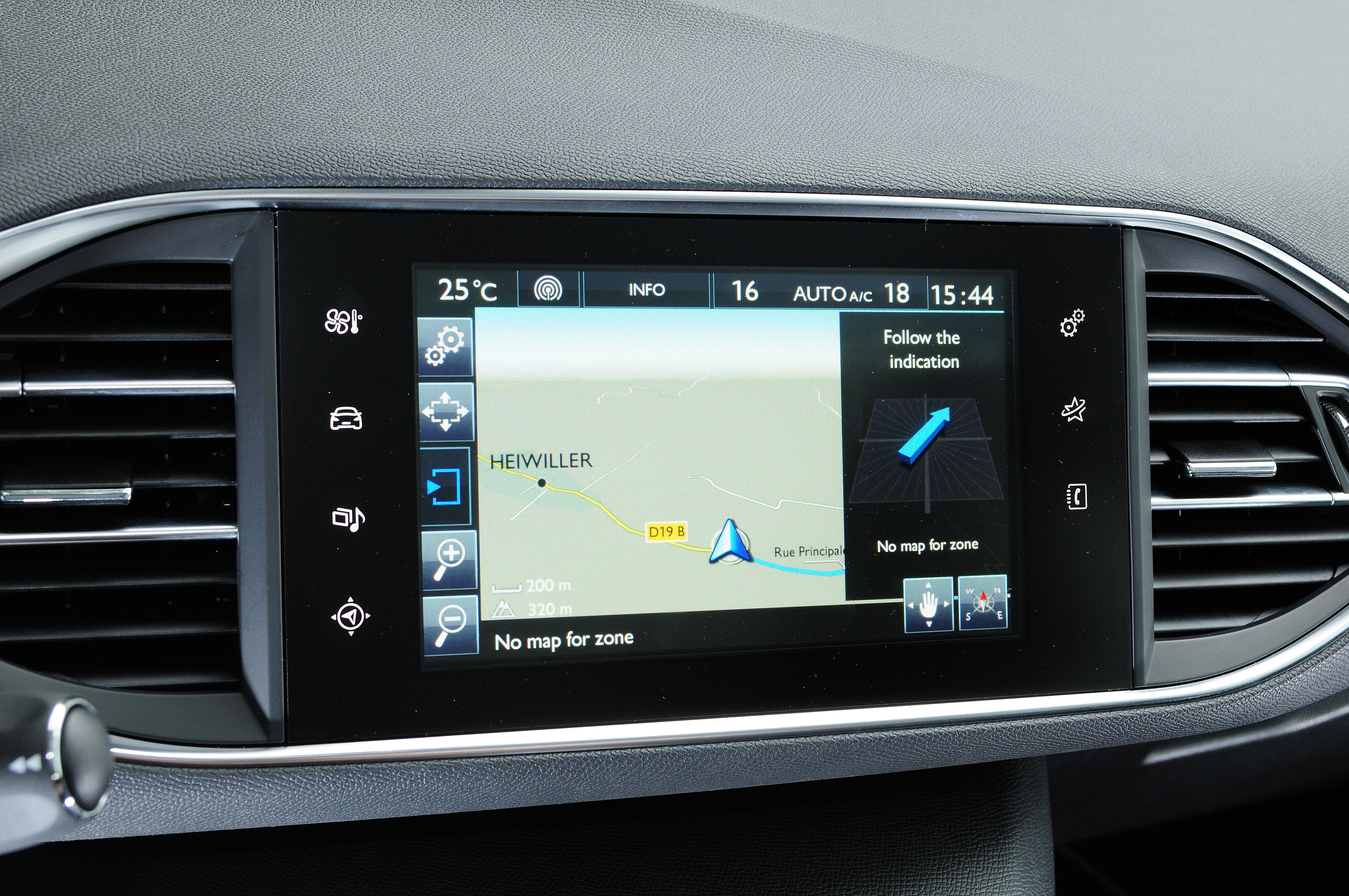 Peugeot 308 sat-nav