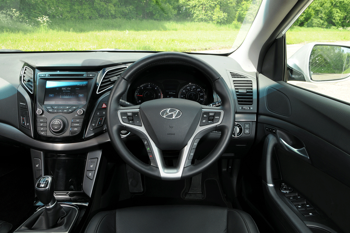 Volkswagen Passat Estate steering wheel