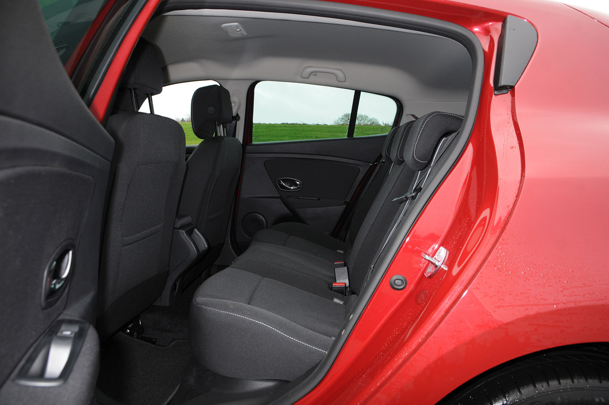 Renault Megane vs Ford Focus vs SEAT Leon seats