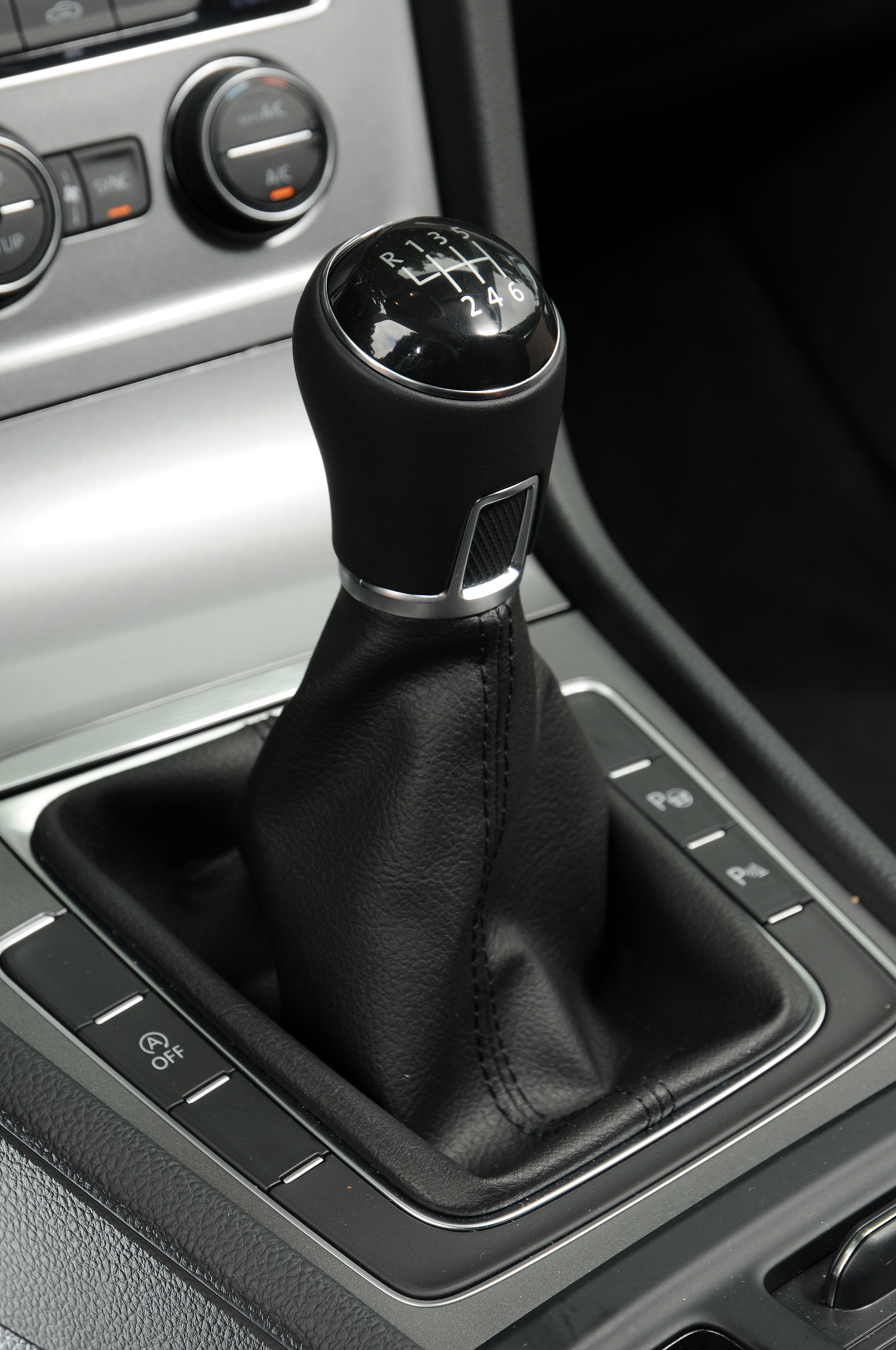 VW Golf BlueMotion gear stick