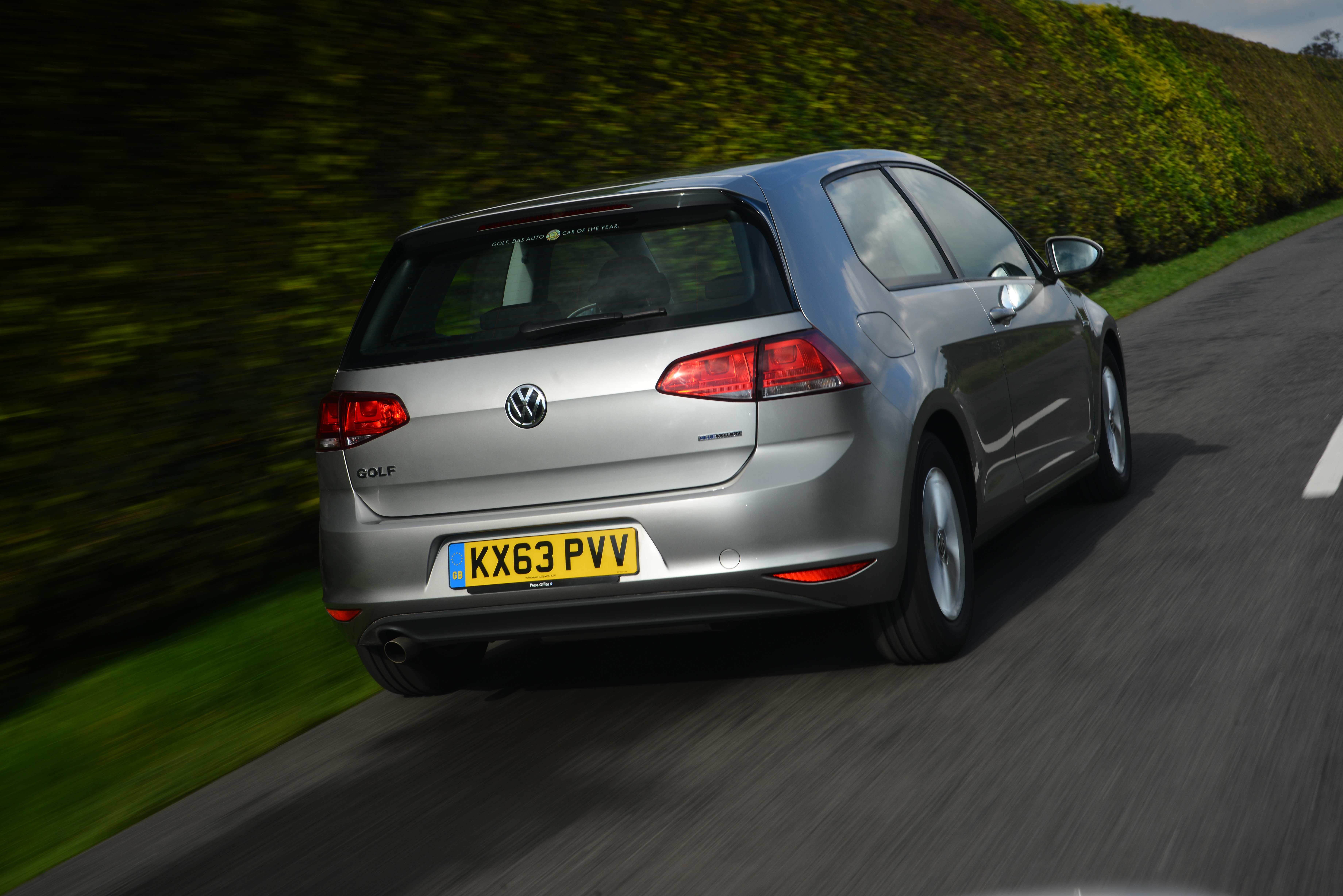 Volkswagen Golf Bluemotion rear tracking