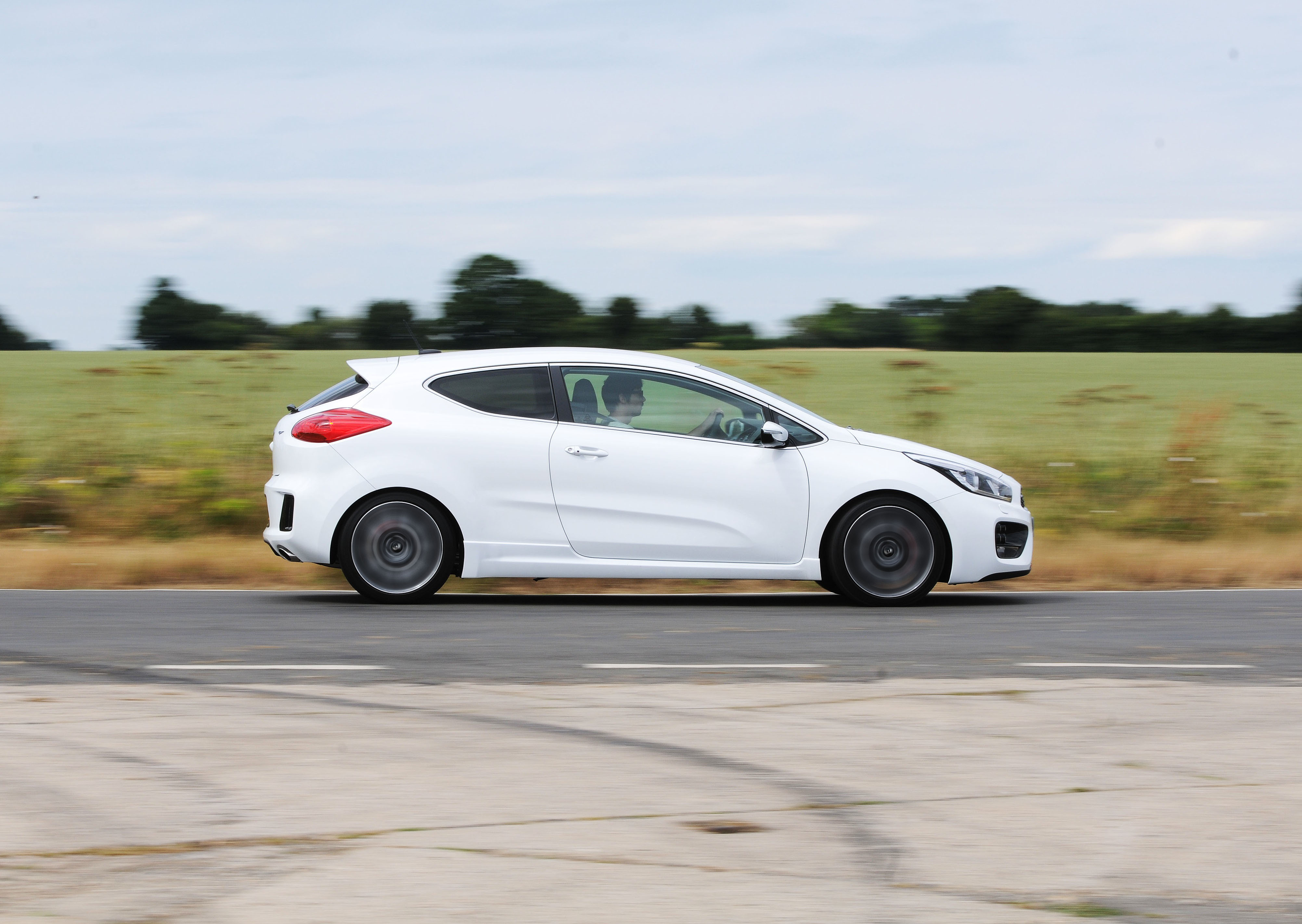 Kia Pro_cee'd GT side view