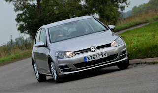 Volkswagen Golf Bluemotion front tracking