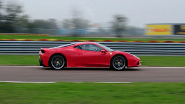 Ferrari 458 Speciale profile