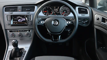 Volkswagen Golf Bluemotion interior