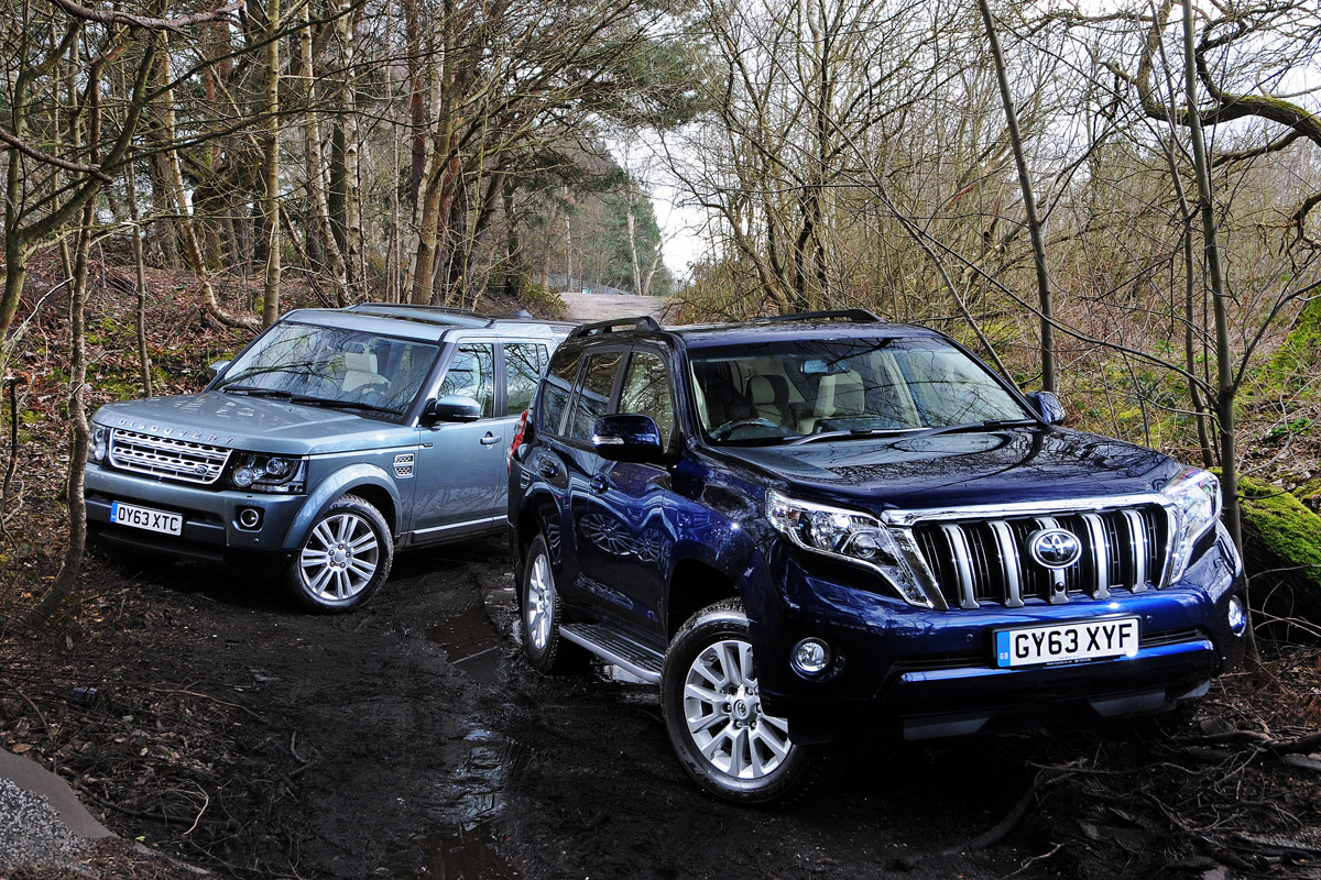 Land Rover Discovery vs Toyota Land Cruiser